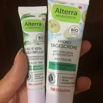 Rossmann'dan Aldığım, Yüzümü Yara Yapan Krem Seti.