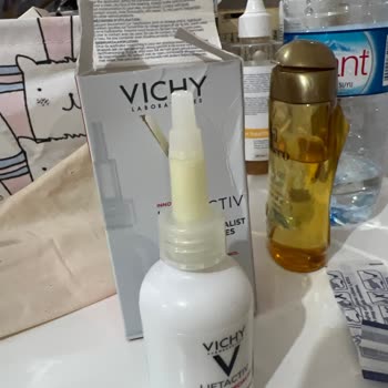 Vichy Retinol İçerikli Serumun Rengi Zamanla Değişiyor