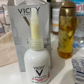 Vichy Retinol İçerikli Serumun Rengi Zamanla Değişiyor