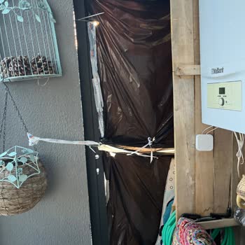 Kaya Camlama İşlerini Yapmama! Parasını Verdik Cam Yok