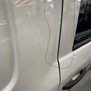 My Renault Express Vehicle Was Delivered with Manufacturing Defects