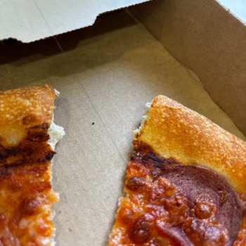 Pizza Hut'tan Saçlı Pizza
