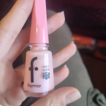 Watsons's Çalışanının Pembe Ojelerin Renk Vermediğini Söylemesi