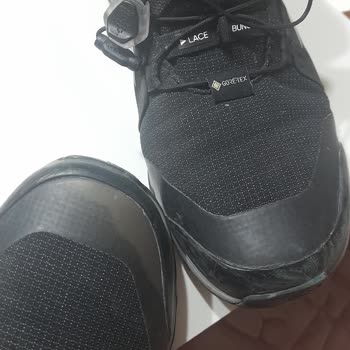 Adidas Mağduriyetimi Gidermedi, 1 Aylık Ayakkabıyı Mağduruyum