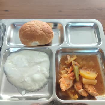 Osmaniye Korkut Ata Üniversitesi Yemekhane Hijyensizliği Ve Yemek Sorunu