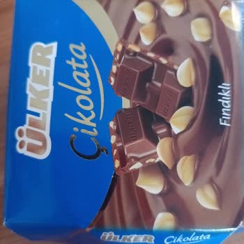 Ülker Bozuk Kare Çikolata.