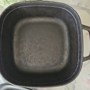 Taşev Döküm Tencere Kaplamanın Soyulması