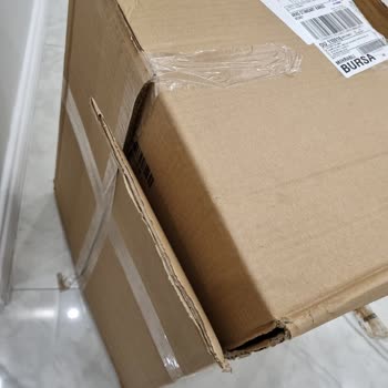 Müşterisinin Sipariş Kutusunu Mahveden Aras Kargo