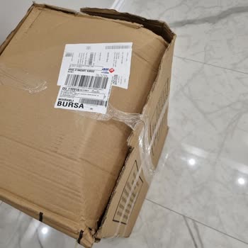 Müşterisinin Sipariş Kutusunu Mahveden Aras Kargo