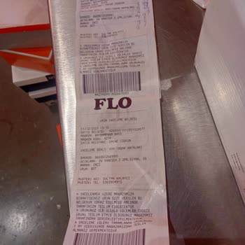 FLO Ayakkabı Ürün Ayağımı Tahriş Etti Ürün Vurma Tekstil Hatası