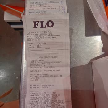 FLO Ayakkabı Ürün Ayağımı Tahriş Etti Ürün Vurma Tekstil Hatası