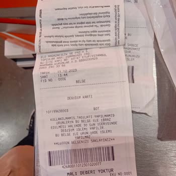 FLO Ayakkabı Ürün Ayağımı Tahriş Etti Ürün Vurma Tekstil Hatası