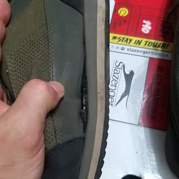 Slazenger Ayakkabı Da Yırtılmalar