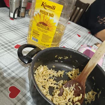 Komili Zeytinyağı Acımsı Komili Marka Yağ