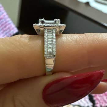 Zen Pırlanta Baget Yüzük Taş Düşmesi