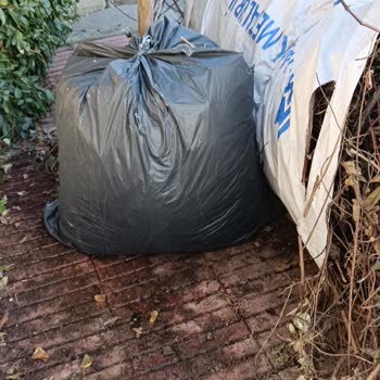 Sarıyer Belediyesi Kilyos Sokak Çöp Sorunu 3 Aydır Devam Ediyor!