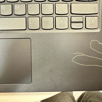 Tekramarket İnternetten Satın Alınan Yeni Laptop Deforme Olarak Geldi