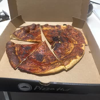 Pizza Hut Yanmış Köz Pizza