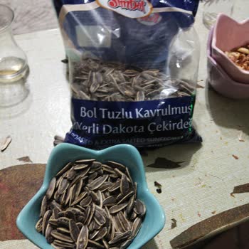 BİM Simbat Çekirdekten Böcek Çıktı