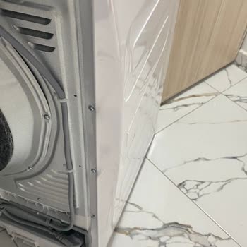 Tütüncü AVM Çamaşır Kurutma Makinesi Hasarlı Çıktı