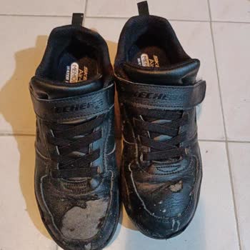 2 Ayda Mahvolan Skechers