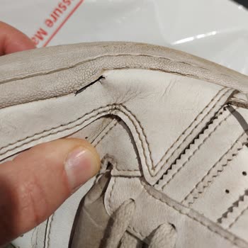 Adidas Ayakkabı Üç Aylıkken Patladı