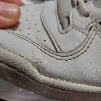 Adidas Ayakkabı Üç Aylıkken Patladı