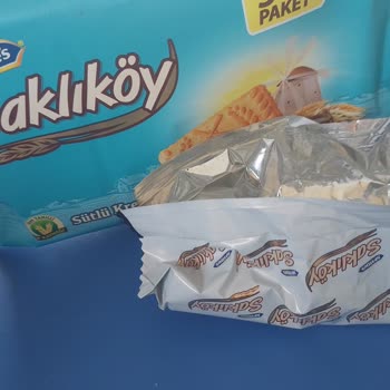 Ülker Ürünün İçinden Çıkan Sivri Çubuklar