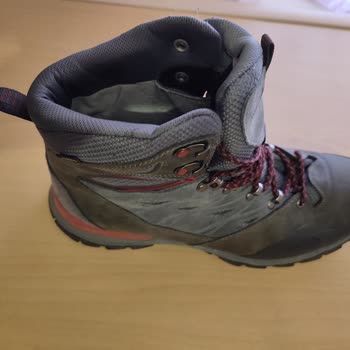 The North Face Yeni Alınan Marka Botun Kenar Kısmı Açıldı