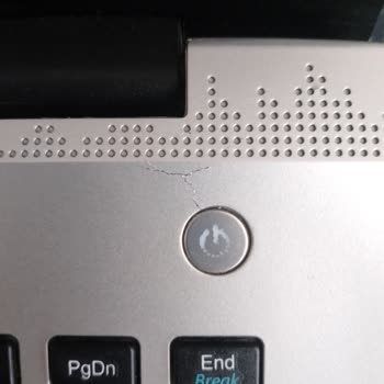 Casper Nirvana Laptop Ekran Menteşe Problemi Ve Müşteri Mağduriyeti