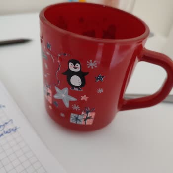 A101 Renkli Kupa Boya Kokusu Var