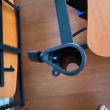 Zuhal Müzik Pişmanlıktır / Sattıkları Masa İçin Yardımcı Olmuyorlar