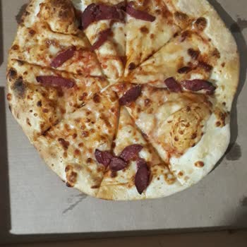 Sbarro Pizza Kendilerinin Yaptığı Pizzaları Yiyorlar Mı Acaba