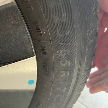 Mercedes-Benz Yeni Alınan Araçta Meydana Gelen Lastik Sorunları Ve Markanın Duruşu