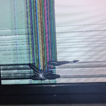 Kendiliğinden İç Ekranı Kırılan Toshiba TV