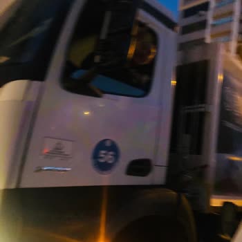 Seyhan Belediyesi Çöp Arabası Ve Çalışanlar Hakkında