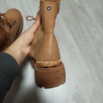 Nine West Botumun Alt Kısmı Attı