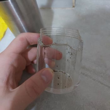 Tchibo Kahve Değirmeninin Alt Haznesinin Kırılması