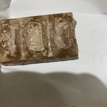 Nestle Damak Bozuk Çikolata Satıyor