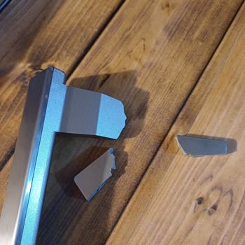 Arçelik Buzdolabı Kolu Kırıldı.