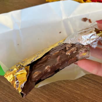 Ülker Kare Çikolata Isırılmış Yenilmiş Gibi Kapalı Pakette