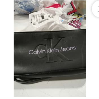 Calvin Klein Ürünlerinizin Arkasında Durun