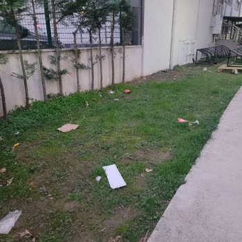 Kartepe Dumlupınar File Market Çöpleri
