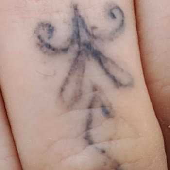 Saloons Güzellik Salonu Kaşımın Etini, Kaşımı Mahvettiler