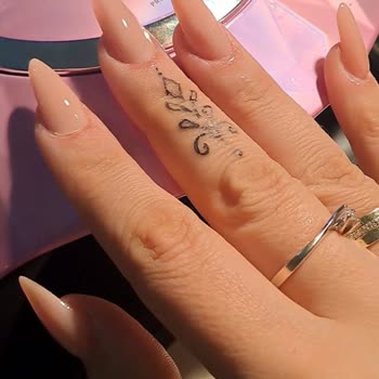 Saloons Güzellik Salonu Kaşımın Etini, Kaşımı Mahvettiler