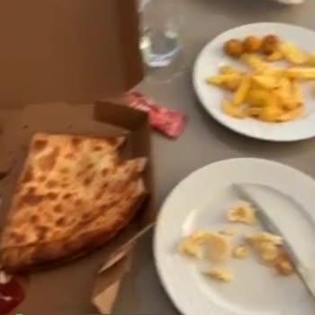 Domino's Pizza İçi Boş Tostilla
