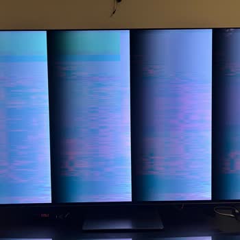 Samsung Oled Marka Televizyon 8 Ayda Panel Yandı