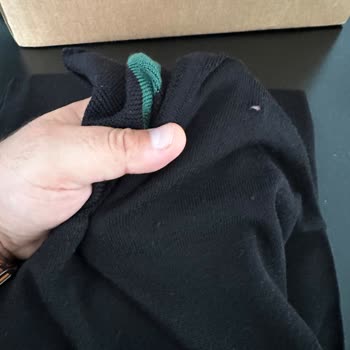 Lacoste Defolu Gönderilen Kazağı Bahane Üreterek İade Almadı.