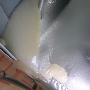 Altus Dondurucunun Motor Bölümünün Tavan Kısmında Darbe İzleri Var