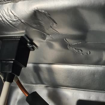 Altus Dondurucunun Motor Bölümünün Tavan Kısmında Darbe İzleri Var